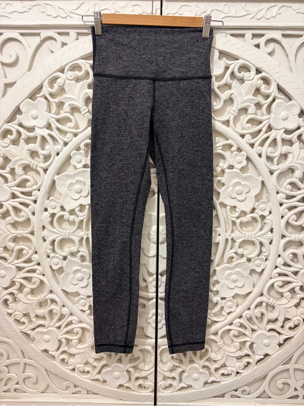 Lululemon Herringbone High Rise Leggings Black Grey Size 2